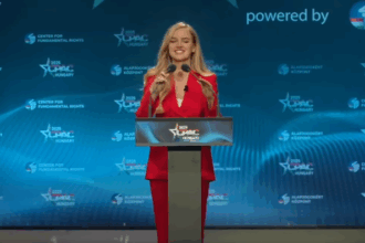 Eva Vlaardingerbroek vystoupila na sjezdu konzervativců (CPAC) v Maďarsku a ostře kritizovala prezidentku Evropského parlamentu